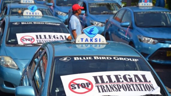 Bentrok transportasi konvensional vs transportasi berbasis online, bukti bisnis harus selalu berdaptasi jika ingin bertahan